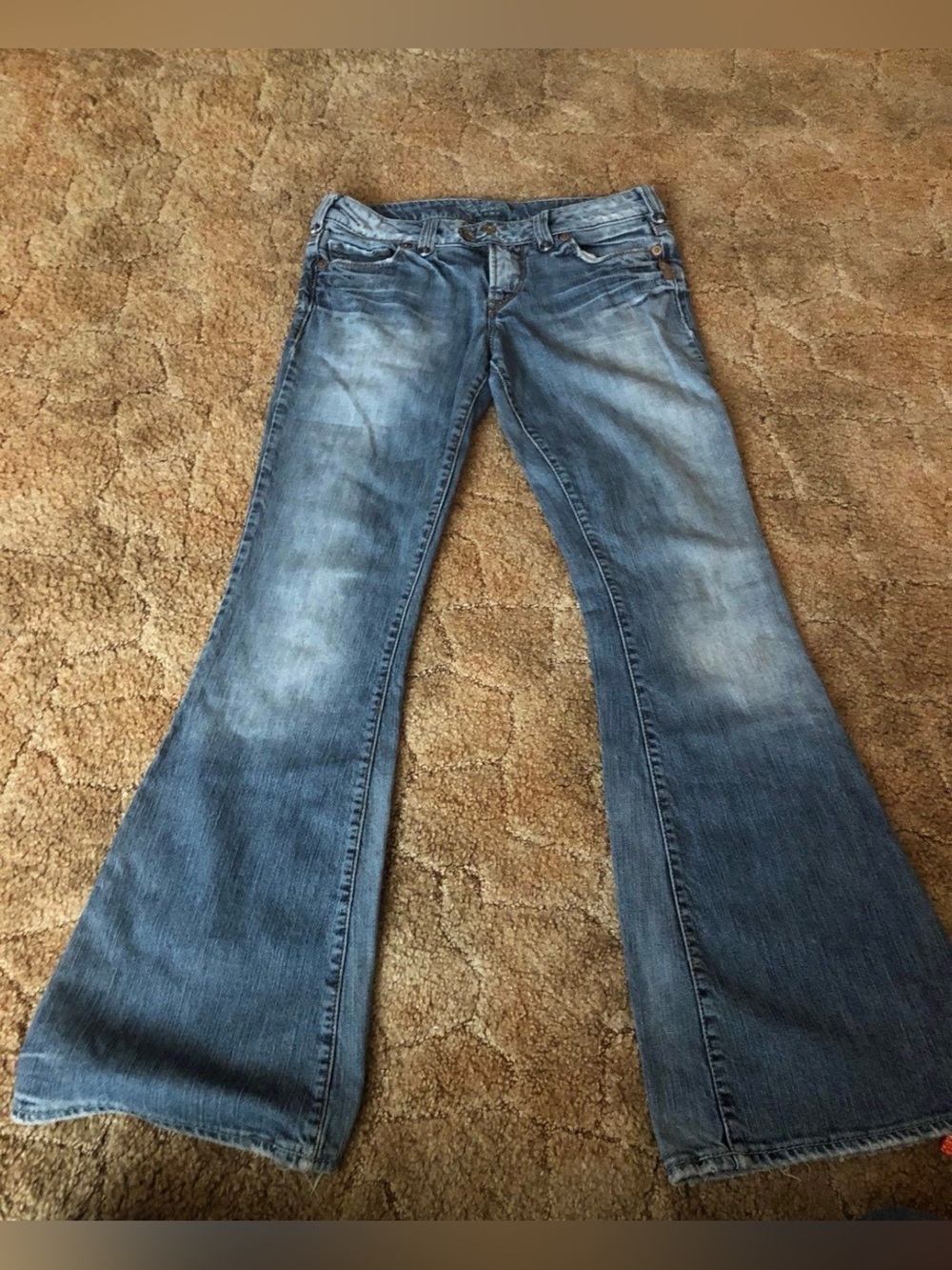 Women’s Silver Flare Jeans Shar size 28x33 RARE!!!